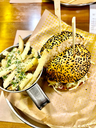 Century Burger | سنشري برجر - Saudi Arabia|Buraydah 52379|Ar Rayan|King Salman Rd