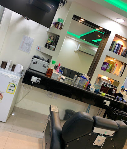 صالون عنايه المميز للحلاقة - Al Jubail -