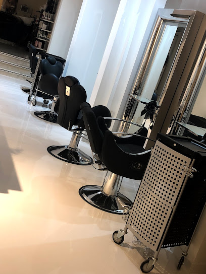 ليدي سوان | Lady Swan Salon - Saudi Arabia|Riyadh 12254|الورود،|الأمير احمد بن عبدالعزيز،